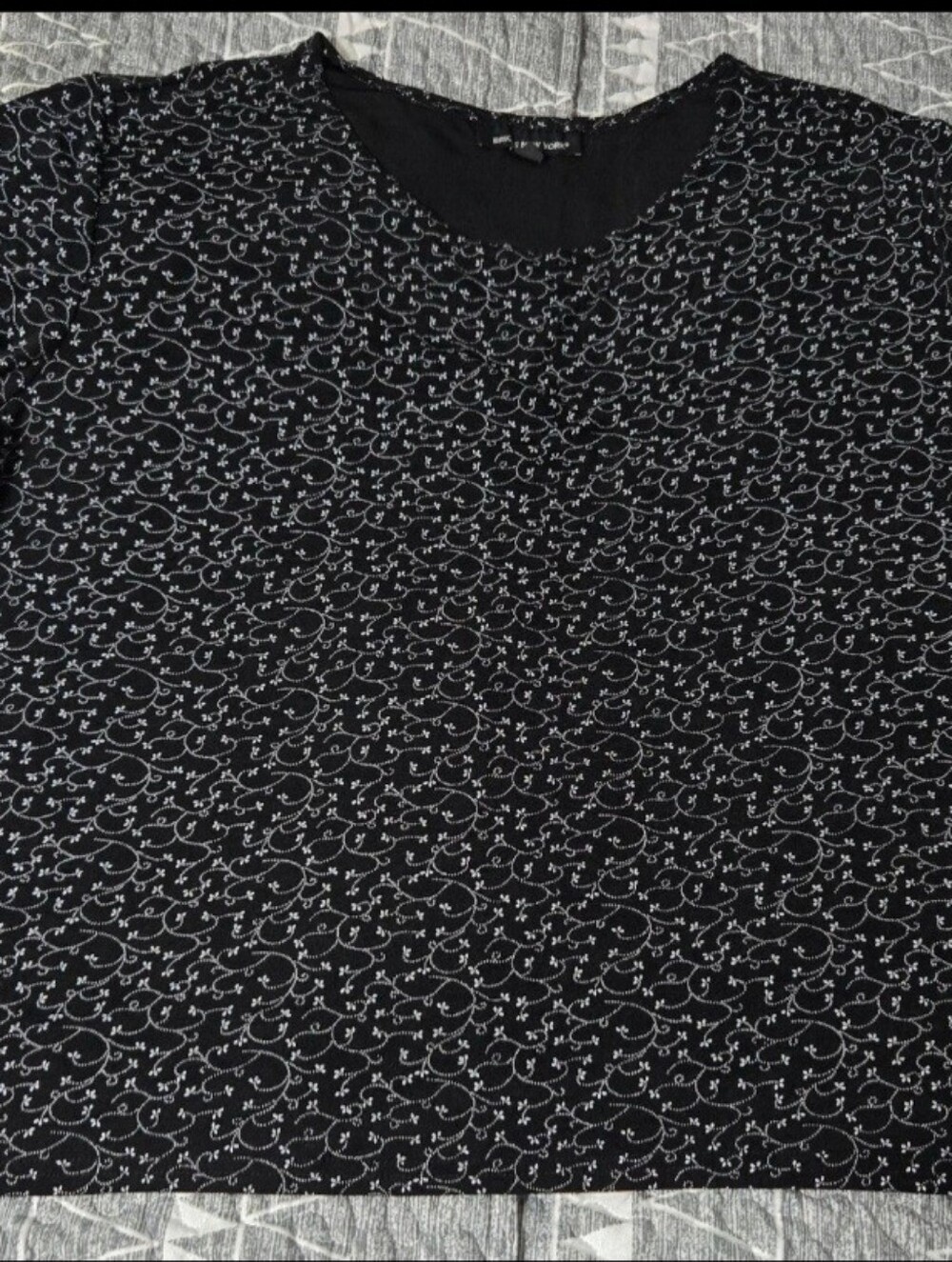 Briggs New York Black Crewneck Sweater with White Scroll Motif